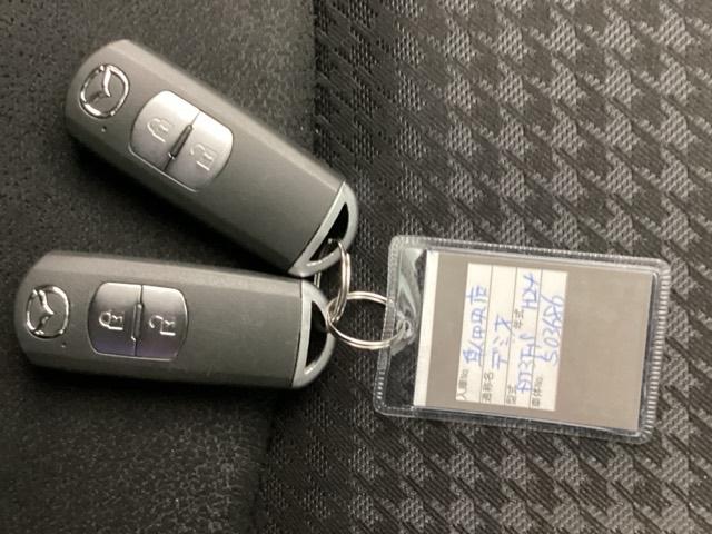 デミオ １３Ｓ　メモリーナビ　リアカメラ　ＥＴＣ　アイスト　アドバンスドキー　キーレススタート　ＶＳＡ　盗難防止システム　マニュアルエアコン　ＬＥＤライト　ＡＢＳ　運転席エアバッグ　パワーウィンド　ＷＳＲＳ　パワステ（20枚目）