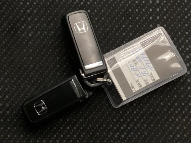 N-BOX G CD ETC スマキ- AUTOエアコン イモビライザー フロントベンチシート WエアB エアB キーフリーシステム PW 横滑防止 ABS パワーステアリング アイドリングストップ車(17枚目)