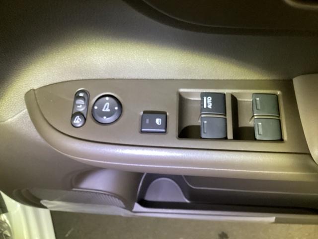 Ｎ－ＷＧＮ Ｌ　試乗車　メモリーナビ　リアカメラ　ＥＴＣ　誤発進抑制　シートヒータ　禁煙車　バックカメラ　ベンチシート　盗難防止システム　ＡＢＳ　スマートキー　サイドカーテンエアバック　クルコン　フルセグＴＶ　ＵＳＢ（28枚目）