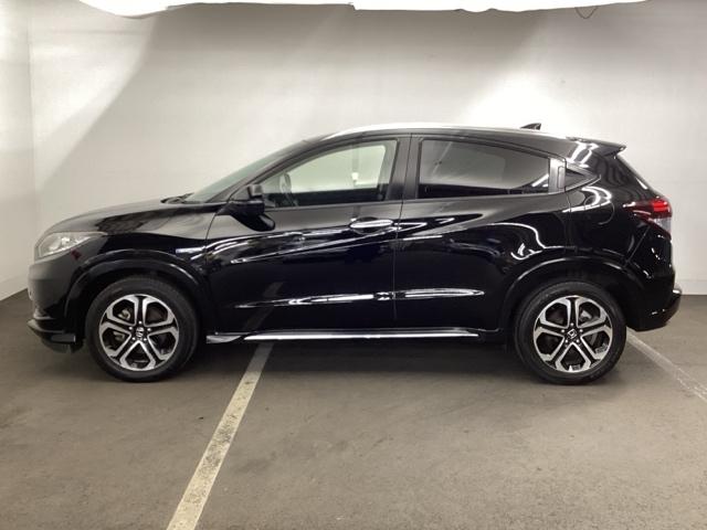 ヴェゼル ハイブリッドＺ・ホンダセンシング　メモリーナビ　フルセグ　リアカメラ　ＥＴＣ　レーダーサポート　ＤＶＤ再生機能　横滑り防止システム　バックアイカメラ　盗難防止装置　シートヒーター付　スマ－トキ－　ＥＣＯモード　パワーウィンド　パワステ（7枚目）