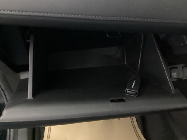 ヴェゼル ハイブリッドＺ・ホンダセンシング　メモリーナビ　フルセグ　リアカメラ　ＥＴＣ　レーダーサポート　ＤＶＤ再生機能　横滑り防止システム　バックアイカメラ　盗難防止装置　シートヒーター付　スマ－トキ－　ＥＣＯモード　パワーウィンド　パワステ（33枚目）