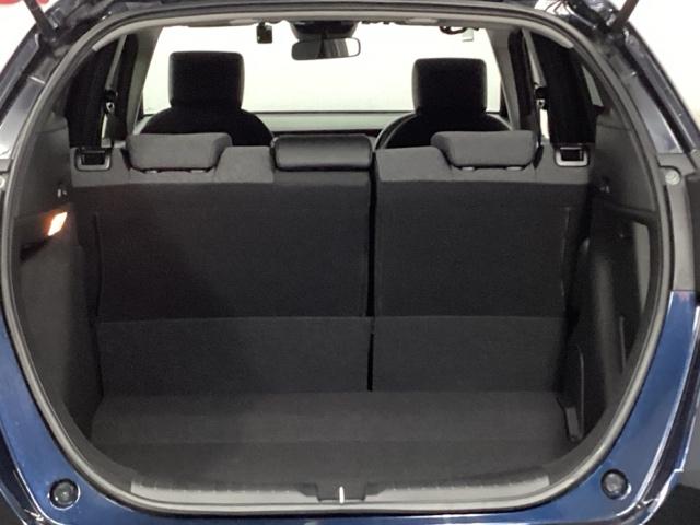 フィット ｅ：ＨＥＶホーム　メモリーナビ　ドラレコ　ＥＴＣ　前後誤発進抑制機能　クリソナ　助手席エアバッグ　運転席エアバッグ　アイドリングストップ　ＬＥＤライト　バックカメラ　ＡＢＳ　サイドエアバッグ　オートクルーズコントロール（10枚目）