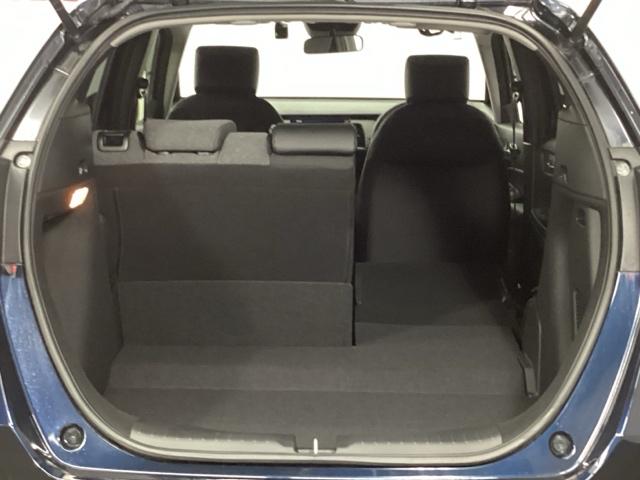 フィット ｅ：ＨＥＶホーム　メモリーナビ　ドラレコ　ＥＴＣ　前後誤発進抑制機能　クリソナ　助手席エアバッグ　運転席エアバッグ　アイドリングストップ　ＬＥＤライト　バックカメラ　ＡＢＳ　サイドエアバッグ　オートクルーズコントロール（11枚目）