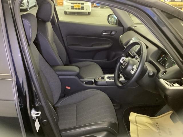 フィット ｅ：ＨＥＶホーム　メモリーナビ　ドラレコ　ＥＴＣ　前後誤発進抑制機能　クリソナ　助手席エアバッグ　運転席エアバッグ　アイドリングストップ　ＬＥＤライト　バックカメラ　ＡＢＳ　サイドエアバッグ　オートクルーズコントロール（13枚目）