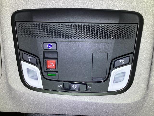 フィット ｅ：ＨＥＶホーム　メモリーナビ　ドラレコ　ＥＴＣ　前後誤発進抑制機能　クリソナ　助手席エアバッグ　運転席エアバッグ　アイドリングストップ　ＬＥＤライト　バックカメラ　ＡＢＳ　サイドエアバッグ　オートクルーズコントロール（14枚目）