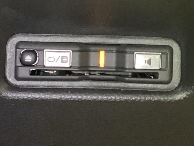 フィット ｅ：ＨＥＶホーム　メモリーナビ　ドラレコ　ＥＴＣ　前後誤発進抑制機能　クリソナ　助手席エアバッグ　運転席エアバッグ　アイドリングストップ　ＬＥＤライト　バックカメラ　ＡＢＳ　サイドエアバッグ　オートクルーズコントロール（15枚目）