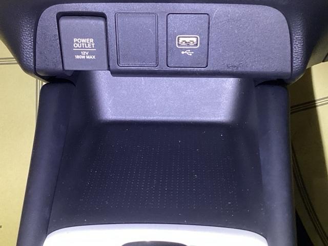 フィット ｅ：ＨＥＶホーム　メモリーナビ　ドラレコ　ＥＴＣ　前後誤発進抑制機能　クリソナ　助手席エアバッグ　運転席エアバッグ　アイドリングストップ　ＬＥＤライト　バックカメラ　ＡＢＳ　サイドエアバッグ　オートクルーズコントロール（21枚目）