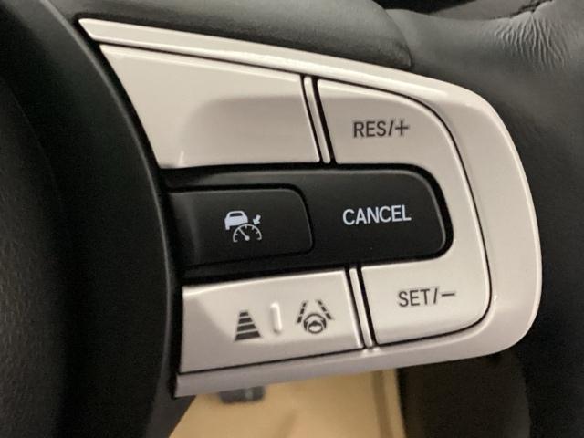 フィット ｅ：ＨＥＶホーム　メモリーナビ　ドラレコ　ＥＴＣ　前後誤発進抑制機能　クリソナ　助手席エアバッグ　運転席エアバッグ　アイドリングストップ　ＬＥＤライト　バックカメラ　ＡＢＳ　サイドエアバッグ　オートクルーズコントロール（27枚目）