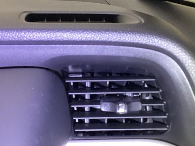 フィット ｅ：ＨＥＶホーム　メモリーナビ　ドラレコ　ＥＴＣ　前後誤発進抑制機能　クリソナ　助手席エアバッグ　運転席エアバッグ　アイドリングストップ　ＬＥＤライト　バックカメラ　ＡＢＳ　サイドエアバッグ　オートクルーズコントロール（29枚目）