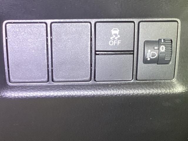 フィット ｅ：ＨＥＶホーム　メモリーナビ　ドラレコ　ＥＴＣ　前後誤発進抑制機能　クリソナ　助手席エアバッグ　運転席エアバッグ　アイドリングストップ　ＬＥＤライト　バックカメラ　ＡＢＳ　サイドエアバッグ　オートクルーズコントロール（31枚目）