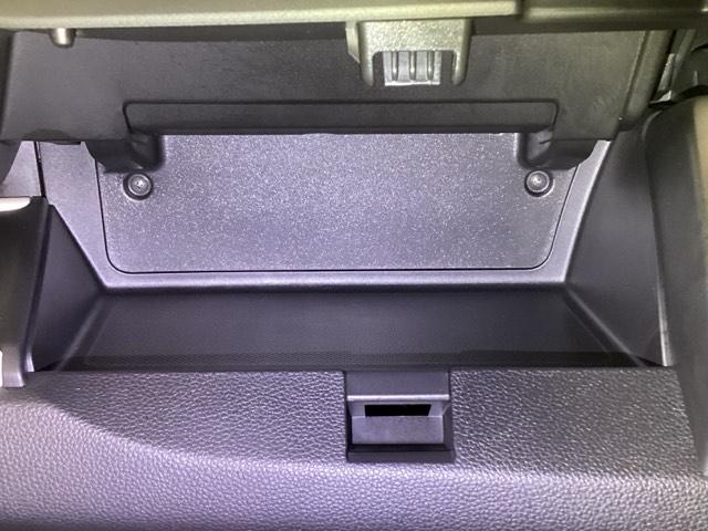 フィット ｅ：ＨＥＶホーム　メモリーナビ　ドラレコ　ＥＴＣ　前後誤発進抑制機能　クリソナ　助手席エアバッグ　運転席エアバッグ　アイドリングストップ　ＬＥＤライト　バックカメラ　ＡＢＳ　サイドエアバッグ　オートクルーズコントロール（36枚目）