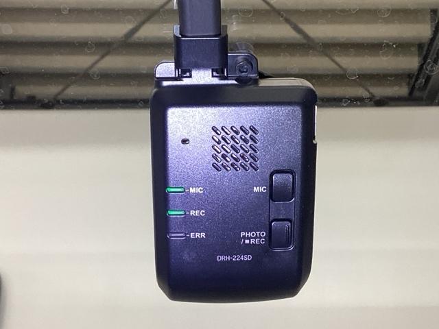 フィット ｅ：ＨＥＶホーム　メモリーナビ　ドラレコ　ＥＴＣ　前後誤発進抑制機能　クリソナ　助手席エアバッグ　運転席エアバッグ　アイドリングストップ　ＬＥＤライト　バックカメラ　ＡＢＳ　サイドエアバッグ　オートクルーズコントロール（38枚目）