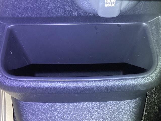 N-BOXカスタム ベースグレード ドラレコ ETC 試乗車 USB接続 CMBS Dレコ オートエアコン スマートキ フルフラット 盗難防止装置 クルコン バックカメラ フルセグTV パワーステアリング エアバッグ ESC フリーキー(21枚目)