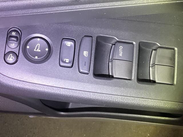 ヴェゼル e:HEVX ドラレコ ETC リアカメラ AAC イモビライザー スマ-トキ- 誤発進抑制 PW クルコン ESC キーフリー LEDヘッドランプ ナビTV サイドカーテンエアバック DVD再生可 ABS PS(28枚目)