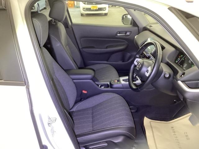 フィット感のあるシート。身体をしっかりと支えてくれるので、長時間の運転も快適にサポートしてくれます。