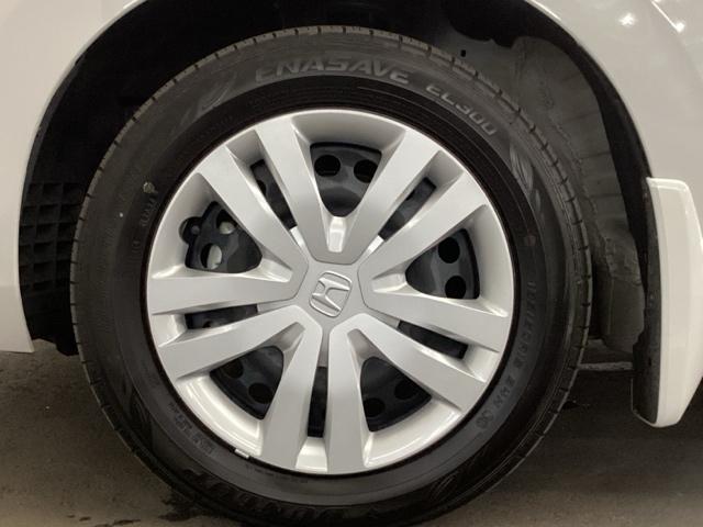 オシャレは足元から、デザインがいいホイールキャップです。