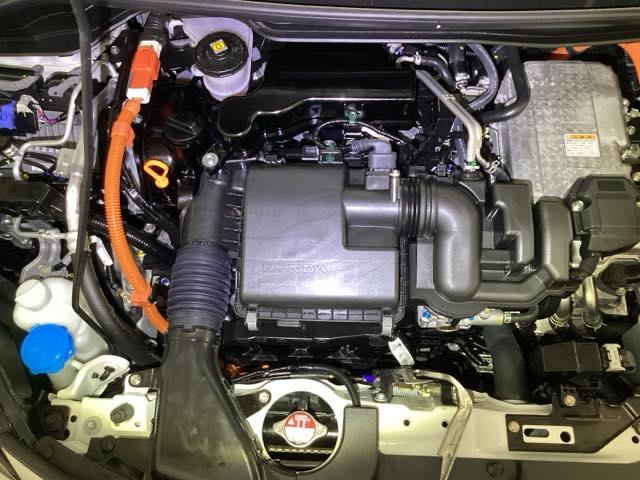 エンジンルームとてもきれいです。エンジンの調子も好調ですよ！