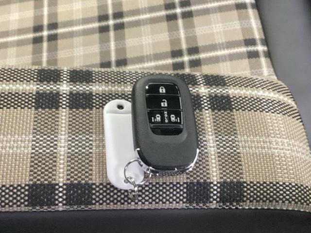 Ｎ－ＢＯＸ ベースグレード　メモリーナビ　リアカメラ　ＥＴＣ　衝突軽減システム　スマートキ－　カーテンエアバック　イモビライザー　ＥＣＯモード　横滑り防止　オートクルーズ　ＬＥＤヘッドライト　キーフリー　地デジ　オートエアコン（18枚目）