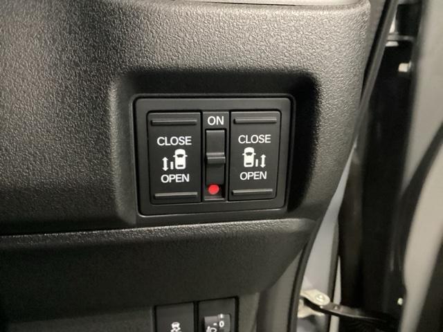 Ｎ－ＢＯＸカスタム ターボコーディネートスタイル　両側電動スライドドア　先進ライト　両側電動ドア　Ｒカメラ　クルコン　スマートキ－　パワーステアリング　ＶＳＡ　セキュリティ　エアコン　ＬＥＤライト　パワーウィンドウ　アイドリングストップ　オートライト（13枚目）