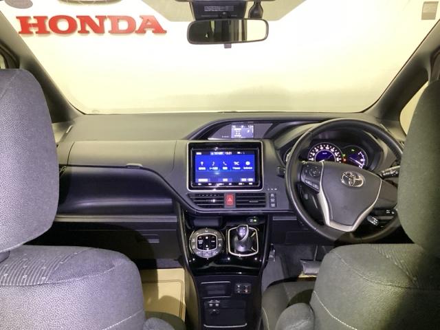 ノア ハイブリッドＧ　メモリーナビ　リアカメラ　ＥＴＣ　Ｒカメラ　スマートキー＆プッシュスタート　ＬＥＤへッドライト　ウォークスルー　地デジ　イモビライザー　パワーウインドウ　クルコン　エアバッグ　横滑り防止　パワステ（2枚目）