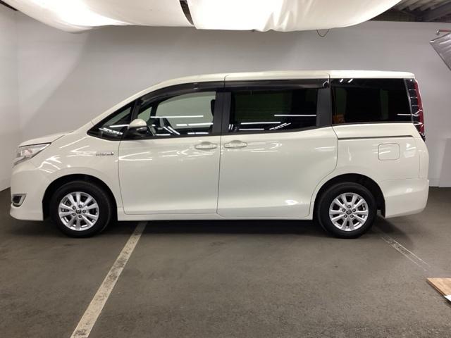 ノア ハイブリッドＧ　メモリーナビ　リアカメラ　ＥＴＣ　Ｒカメラ　スマートキー＆プッシュスタート　ＬＥＤへッドライト　ウォークスルー　地デジ　イモビライザー　パワーウインドウ　クルコン　エアバッグ　横滑り防止　パワステ（7枚目）