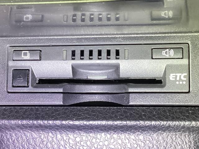 ノア ハイブリッドＧ　メモリーナビ　リアカメラ　ＥＴＣ　Ｒカメラ　スマートキー＆プッシュスタート　ＬＥＤへッドライト　ウォークスルー　地デジ　イモビライザー　パワーウインドウ　クルコン　エアバッグ　横滑り防止　パワステ（15枚目）