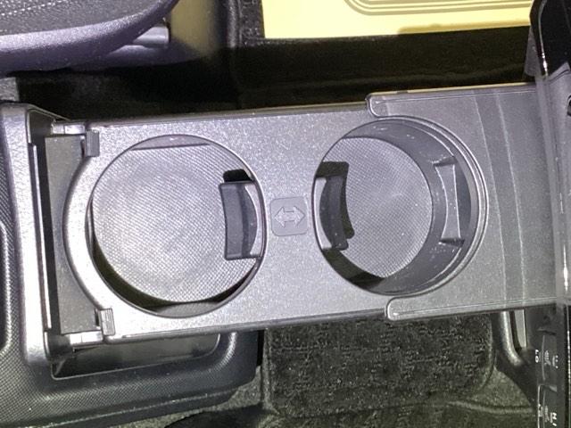 ノア ハイブリッドＧ　メモリーナビ　リアカメラ　ＥＴＣ　Ｒカメラ　スマートキー＆プッシュスタート　ＬＥＤへッドライト　ウォークスルー　地デジ　イモビライザー　パワーウインドウ　クルコン　エアバッグ　横滑り防止　パワステ（21枚目）