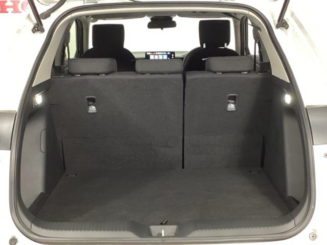 ヴェゼル ｅ：ＨＥＶＸ　メモリーナビ　リアカメラ　ＥＴＣ　前後障害物センサー　ＡＡＣ　イモビライザー　スマ－トキ－　誤発進抑制　ＰＷ　クルコン　ＥＳＣ　キーフリー　ＬＥＤヘッドランプ　ナビＴＶ　サイドカーテンエアバック　ＰＳ（10枚目）