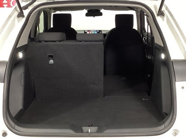 ヴェゼル ｅ：ＨＥＶＸ　メモリーナビ　リアカメラ　ＥＴＣ　前後障害物センサー　ＡＡＣ　イモビライザー　スマ－トキ－　誤発進抑制　ＰＷ　クルコン　ＥＳＣ　キーフリー　ＬＥＤヘッドランプ　ナビＴＶ　サイドカーテンエアバック　ＰＳ（11枚目）