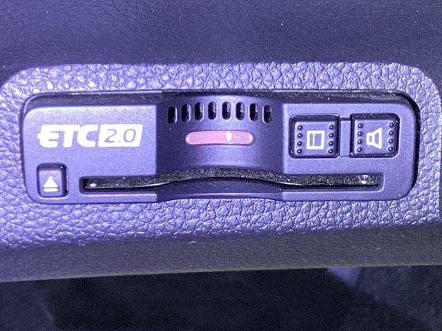 ヴェゼル ｅ：ＨＥＶＸ　メモリーナビ　リアカメラ　ＥＴＣ　前後障害物センサー　ＡＡＣ　イモビライザー　スマ－トキ－　誤発進抑制　ＰＷ　クルコン　ＥＳＣ　キーフリー　ＬＥＤヘッドランプ　ナビＴＶ　サイドカーテンエアバック　ＰＳ（15枚目）