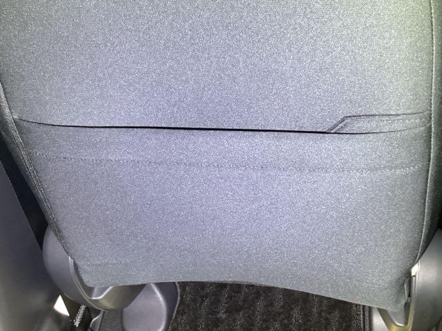 ヴェゼル ｅ：ＨＥＶＸ　メモリーナビ　リアカメラ　ＥＴＣ　前後障害物センサー　ＡＡＣ　イモビライザー　スマ－トキ－　誤発進抑制　ＰＷ　クルコン　ＥＳＣ　キーフリー　ＬＥＤヘッドランプ　ナビＴＶ　サイドカーテンエアバック　ＰＳ（16枚目）