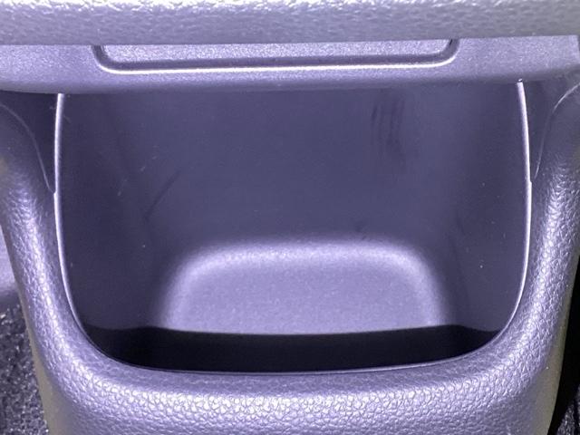 ヴェゼル ｅ：ＨＥＶＸ　メモリーナビ　リアカメラ　ＥＴＣ　前後障害物センサー　ＡＡＣ　イモビライザー　スマ－トキ－　誤発進抑制　ＰＷ　クルコン　ＥＳＣ　キーフリー　ＬＥＤヘッドランプ　ナビＴＶ　サイドカーテンエアバック　ＰＳ（35枚目）