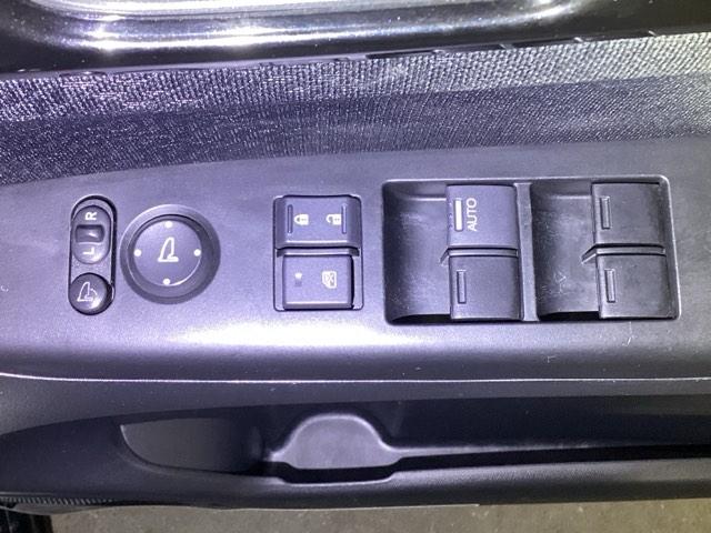 Ｎ－ＢＯＸカスタム Ｇ・Ｌパッケージ　リアカメラ　ＥＴＣ　左右パワースライド　アイドリングストップ車　ナビ・ＴＶ　スマキ－　フロントベンチシート　地デジＴＶ　パワーウィンドウ　盗難防止システム　オートエアコン　パワステ　ＤＶＤ再生可（27枚目）