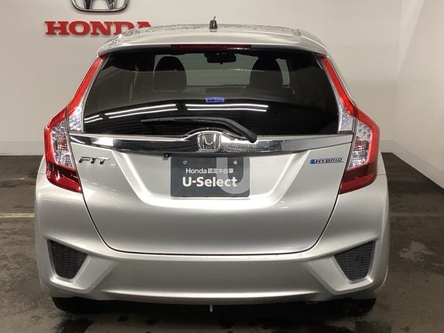 フィットハイブリッド Ｌパッケージ　メモリーナビ　ＥＴＣ　リアカメラ　ナビ＆ＴＶ　サイドエアバック　ＤＶＤ再生　ＬＥＤ　ＥＣＯＮ　バックカメラ　オートクルーズコントロール　イモビライザー　１セグＴＶ　ＥＳＣ　ＡＵＴＯエアコン　ＡＢＳ（9枚目）