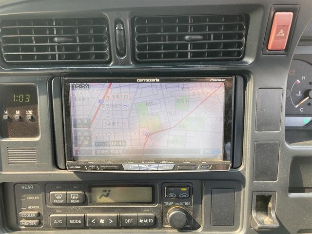 スーパーカスタムG 4WD サンルーフ ナビ AW ETC 8名乗り AC オーディオ付 DVD AT ディーゼルターボ(7枚目)