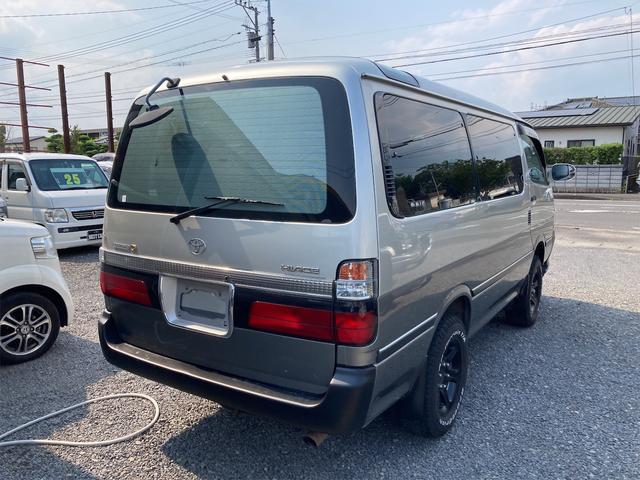 スーパーカスタムG 4WD サンルーフ ナビ AW ETC 8名乗り AC オーディオ付 DVD AT ディーゼルターボ(15枚目)