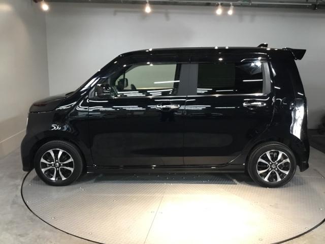 後席プライバシーガラス仕様！　車内が見えにくい設計です。