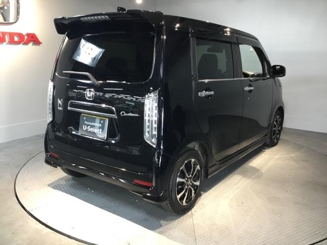 テールゲートスポイラーがスポーティさを強調します。