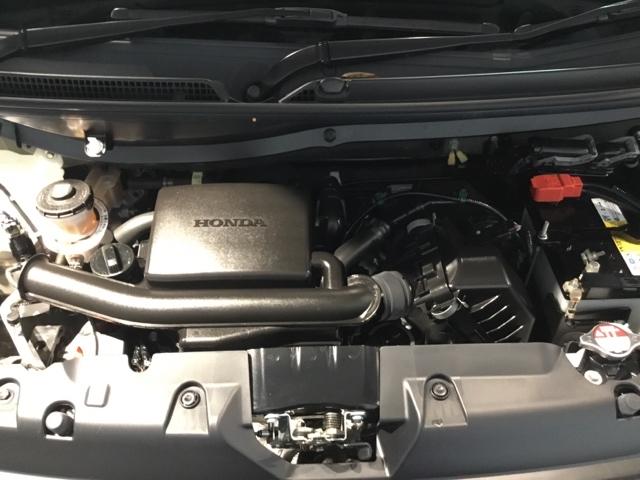 エンジンルームとてもきれいです。エンジンの調子も好調ですよ！