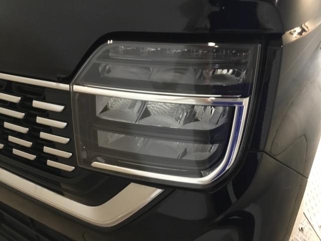 明るく消費電力も少ないＬＥＤヘッドライト。雨天時にも明るく照らしてくれます。