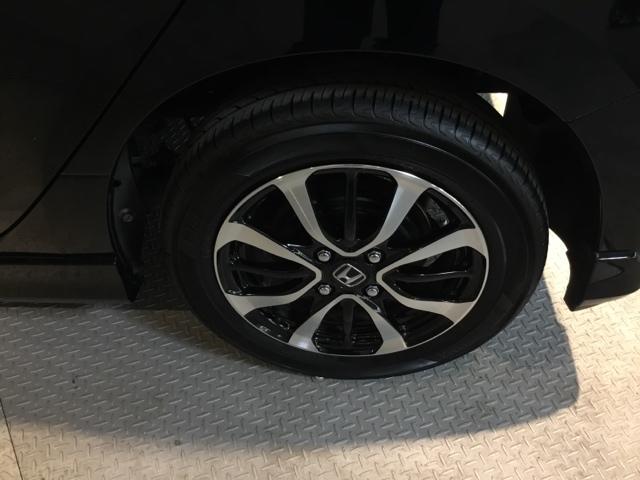 アルミホイールがトータルで足元を引き締めています。