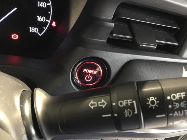 ヴェゼル ｅ：ＨＥＶＺ　リアカメラ　シートヒーター　ＥＴＣ　衝突回避支援ブレーキ機能　スマキ　Ｐトランク　フルオートエアコン　エアバッグ　両席エアバック　Ｒカメ　記録簿付　パワーウィンドウ　ＬＥＤランプ　ソナー　クルーズＣ（30枚目）