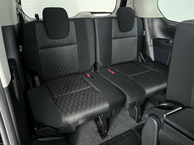 セレナ ２．０　ハイウェイスター　Ｖ　後席モニター　ドラレコ　ＥＴＣ　両側電動ドア　１オナ　アルミ　衝突被害軽減　ＬＤＰ　エアバッグ　両側オートスライドドア　ＬＥＤライト　クルコン　インテリジェントキー　点検記録簿　メモリーナビ　アイドリングストップ　ナビＴＶ　ドラレコ　パワステ（18枚目）