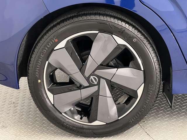 オーラ 1.2 G レザーエディション BOSEサウンド アラウンドモニター ETC ワンオーナ 追突防止 レーダークルーズ 車線逸脱警報装置 LED 盗難防止 記録簿 ETC インテリジェントキー メモリーナビゲーション AW キーレスエントリー オートエアコン ABS ISS(7枚目)