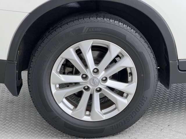 【純正ホイール装備】純正なのでバチっと決まっていてかっこいいですね☆