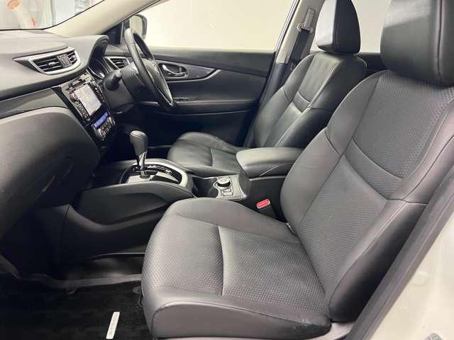 【車内ルームクリーニング済】専門スタッフにより車内はきれいにルームクリーニングを行っております。