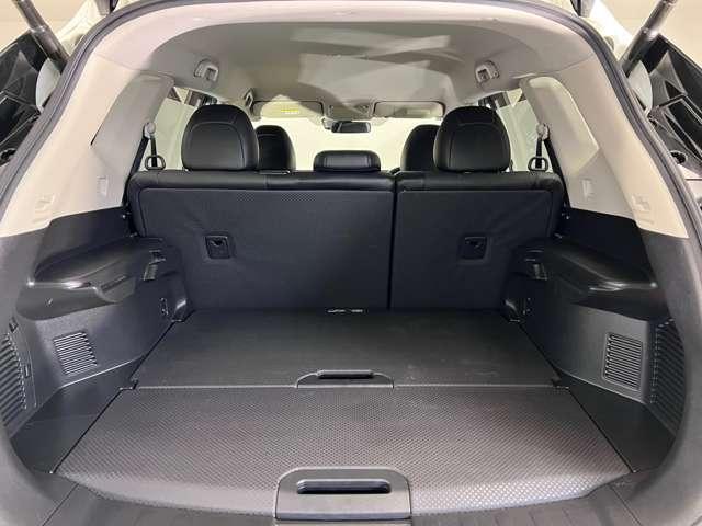 【ラゲッジスペース】ラゲッジスペースは広々です。