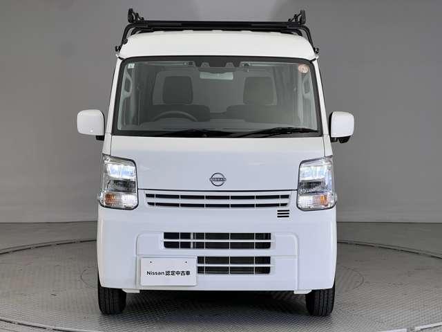 【ＬＥＤヘッドライト】見た目のかっこよさももちろんですが、濃霧や暗闇でも見やすくなります。雨の日の運転にも強いお車ですよ☆