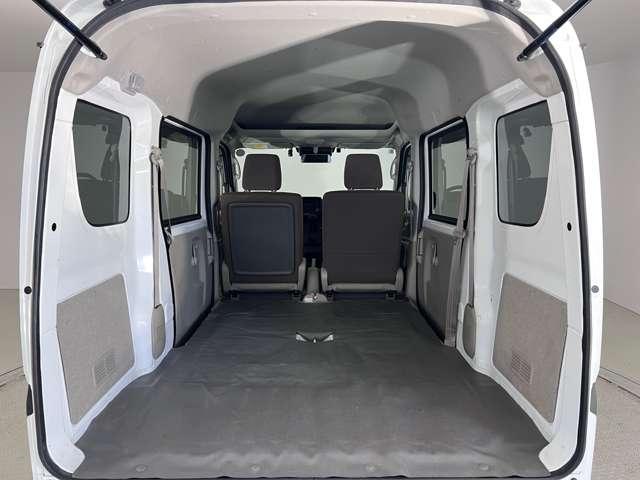 【フルフラットになります】フルフラットになりますので、より大きい、たくさんの荷物を乗せることができます。