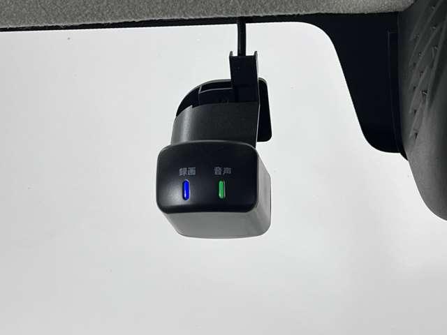 もしもの時も、録画した画像を確認できるドライブレコーダー付きで安心です。